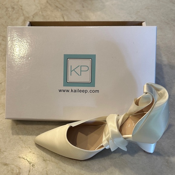 Cream Women's Wedding Heels - Picture 1 of 3